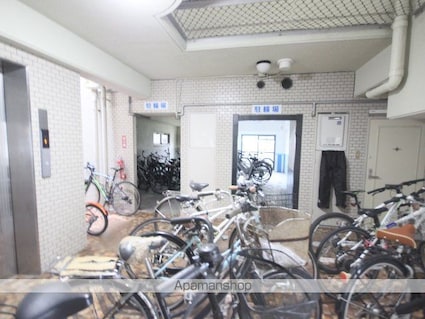 広島県広島市佐伯区楽々園２丁目[1K/18.2m2]の駐車場