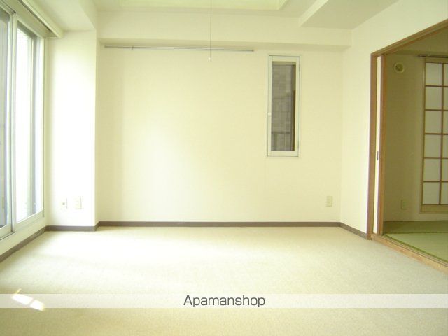 オリンピア大通西18丁目マンションの内装写真