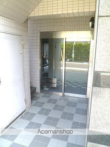 【世田谷区粕谷のマンションの写真】