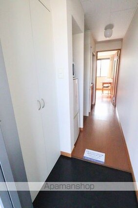 レオパレスサイカチ[1K/26.08m2]の玄関