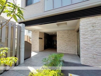 Ｌａ　ｎｅｉｇｅ　中山下[1LDK/51.08m2]のエントランス