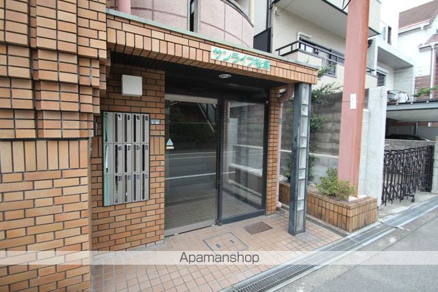 サンライフ桜塚の玄関写真