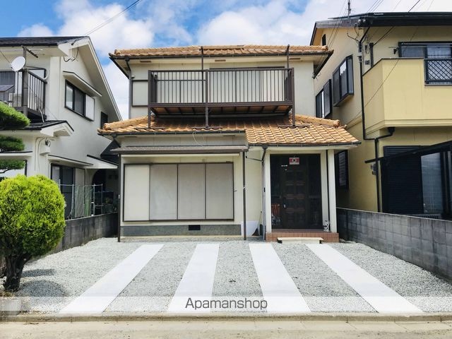 内原戸建[4DK/84.04m2]の駐車場