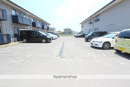 フォブールＤＭＣ・Ｂ[2LDK/57.8m2]の駐車場