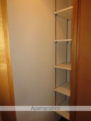 グローリオ御苑内藤町１０１号室[1SLDK/67.36m2]の内装1