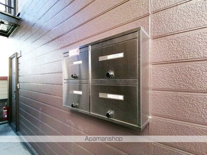 シティハイツ真野[3DK/48m2]の共用部1