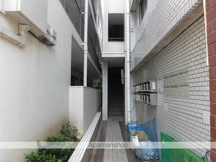東京都杉並区高円寺南２丁目[1K/18m2]のエントランス3