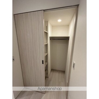 コンフォリア・リヴ北浜淡路町[1LDK/34.78m2]の収納