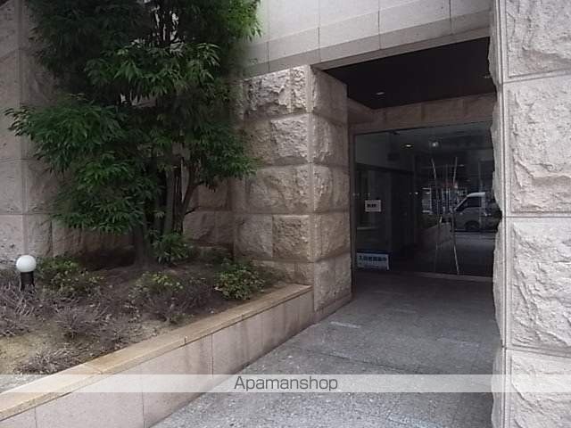 プレサンス栄メディパークの玄関写真