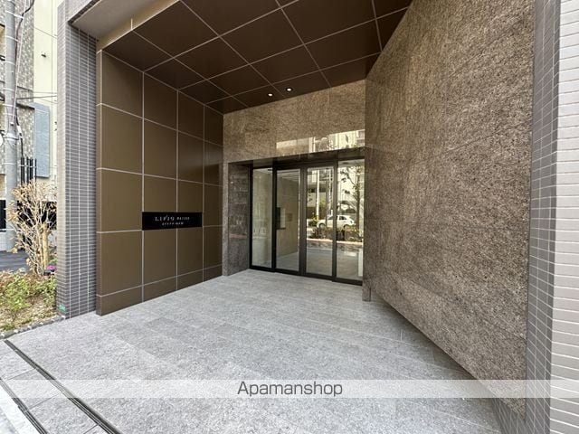 リビオメゾン新大阪の玄関写真