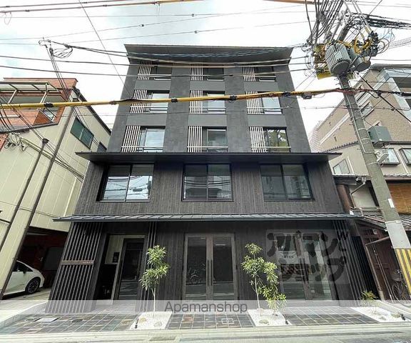 プラウ レーヴ富小路