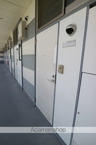 レオパレス千日一丁目の玄関写真