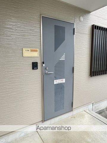 ヴィム・グロースの玄関写真