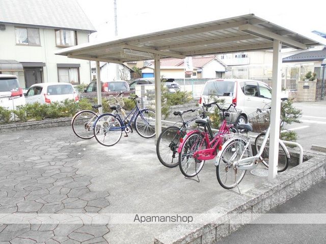 シェノア IIの玄関写真