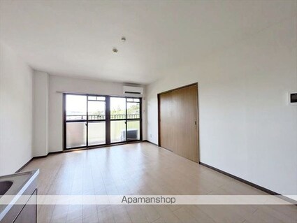 マリッチ　岡[2LDK/55m2]のリビング・居間