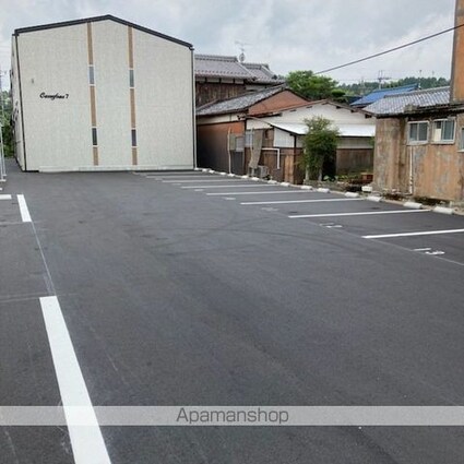 カルフールⅦ[1LDK/30m2]の駐車場1