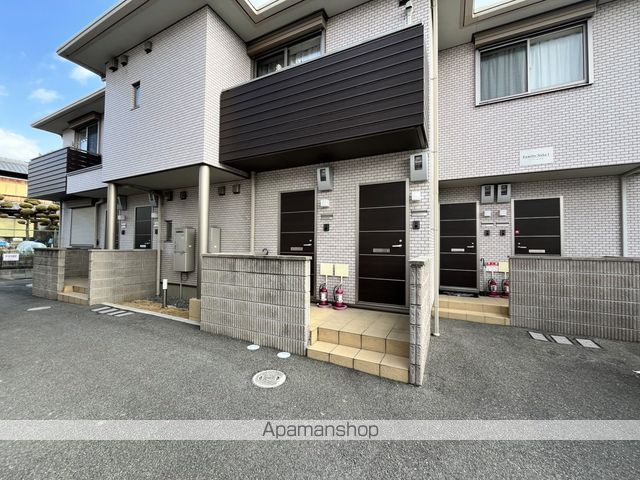 ファミール中 Iの玄関写真