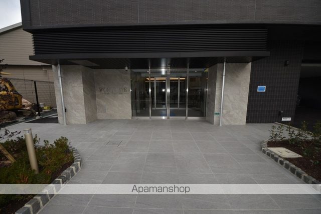 ワールドアイ大阪West Gateの玄関写真
