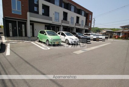 セレステ[1K/31.65m2]の駐車場3