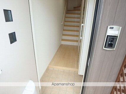 エイチ・ツー　Ｂ[2LDK/58.99m2]の玄関