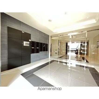 ＧＲＡＮＤＵＫＥ千代田ｒｅｇａｒｉａ[1LDK/42.72m2]のエントランス1