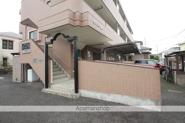サンフィールドマンションの玄関写真
