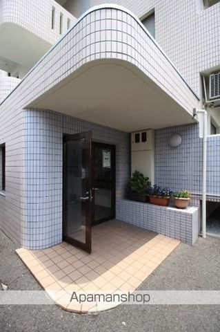 イースト207の玄関写真