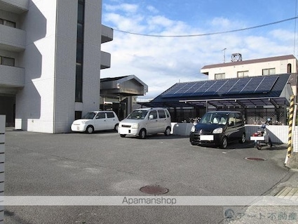ロイヤルアネックス土居田[3LDK/63m2]の駐車場2