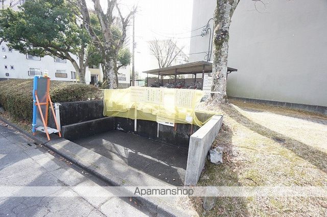松富団地12号棟の外観写真