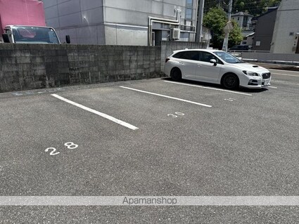 カナルシャトーＤ７[1DK/35m2]の駐車場