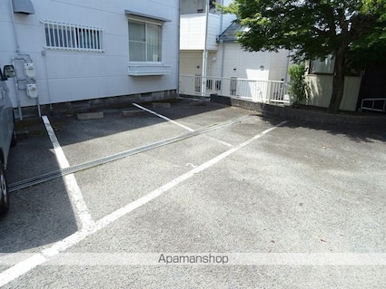 サンライフ柏[2LDK/60.35m2]の駐車場