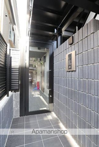 エクセラン西新井大師の玄関写真
