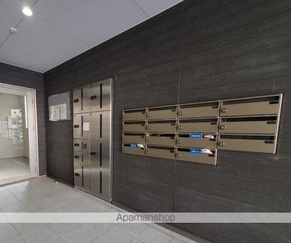 プレミール亀岡[1LDK/35.19m2]のエントランス