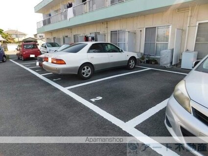 カーサ余戸南[1DK/23.94m2]の駐車場2
