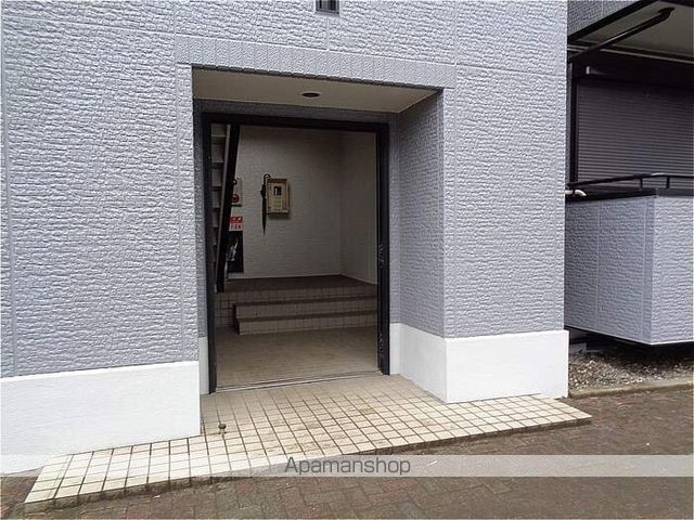 トリニシティ 弐番館の玄関写真