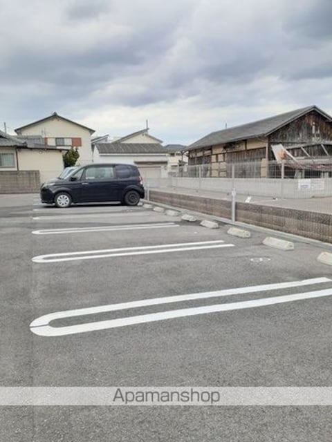和歌山県和歌山市梶取[1LDK/46.68m2]の駐車場3