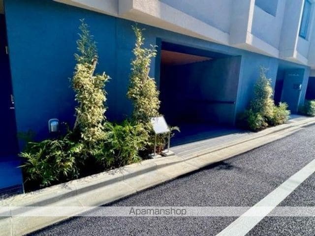 レジデンス文京六義園フロントの玄関写真