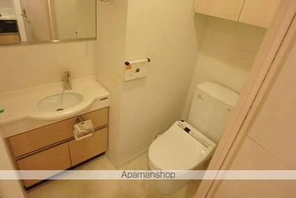 ドゥーエ新富町[1K/20.8m2]のトイレ