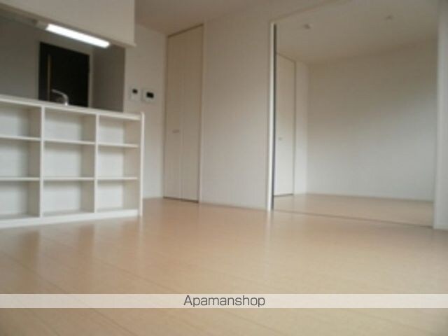 和歌山県和歌山市松江東２丁目[2LDK/67.11m2]のリビング・居間