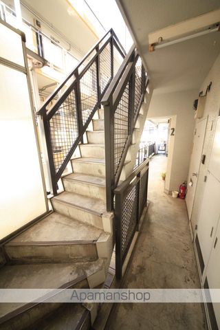 シャトーレ18の玄関写真
