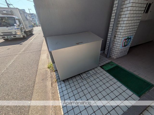 ポーネグリフの玄関写真
