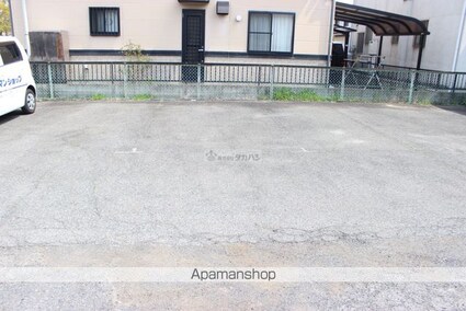 広島県福山市春日町１丁目[3DK/49.9m2]の駐車場