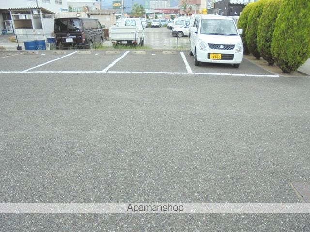 センチュリーコート高宮[1LDK/42.8m2]の駐車場