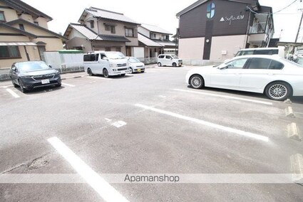 Ｓｕｒｐｌｕｓ　ＡＩＭ[2DK/44.88m2]の駐車場