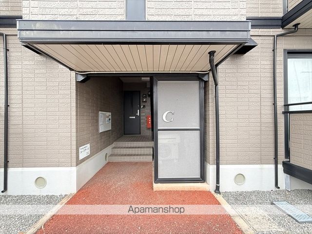 ユーステージC棟の玄関写真