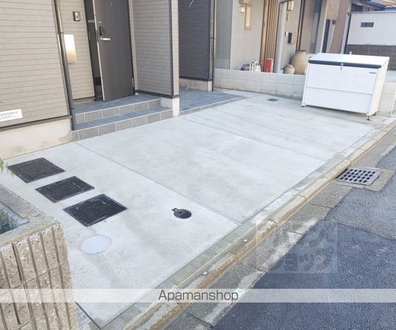 THE LOTUS COURT 墨染の玄関写真