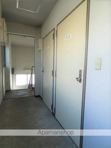 ハイツ2丁目2番地の玄関写真