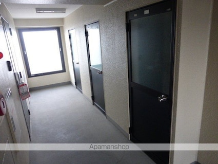 滋賀県東近江市八日市浜野町[1K/31.4m2]のロビー1