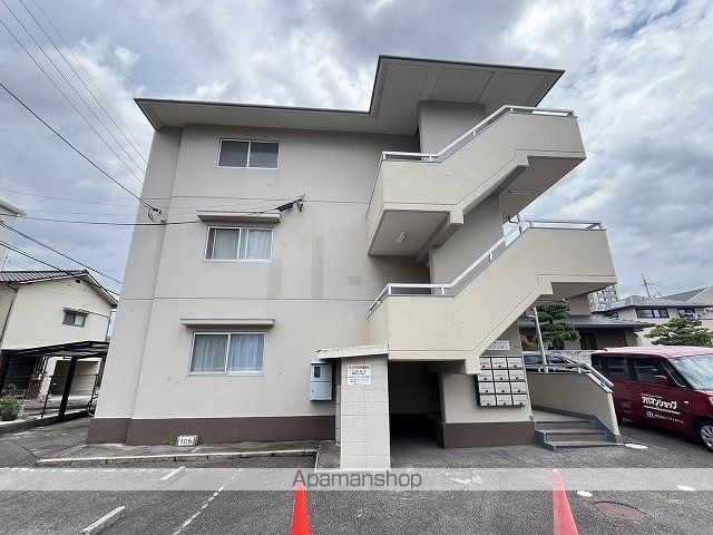 小川マンションの外観写真