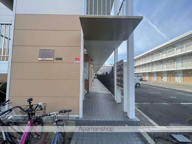 レオパレスルミナス イーストの玄関写真